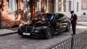 chauffeur-limousine-service-2